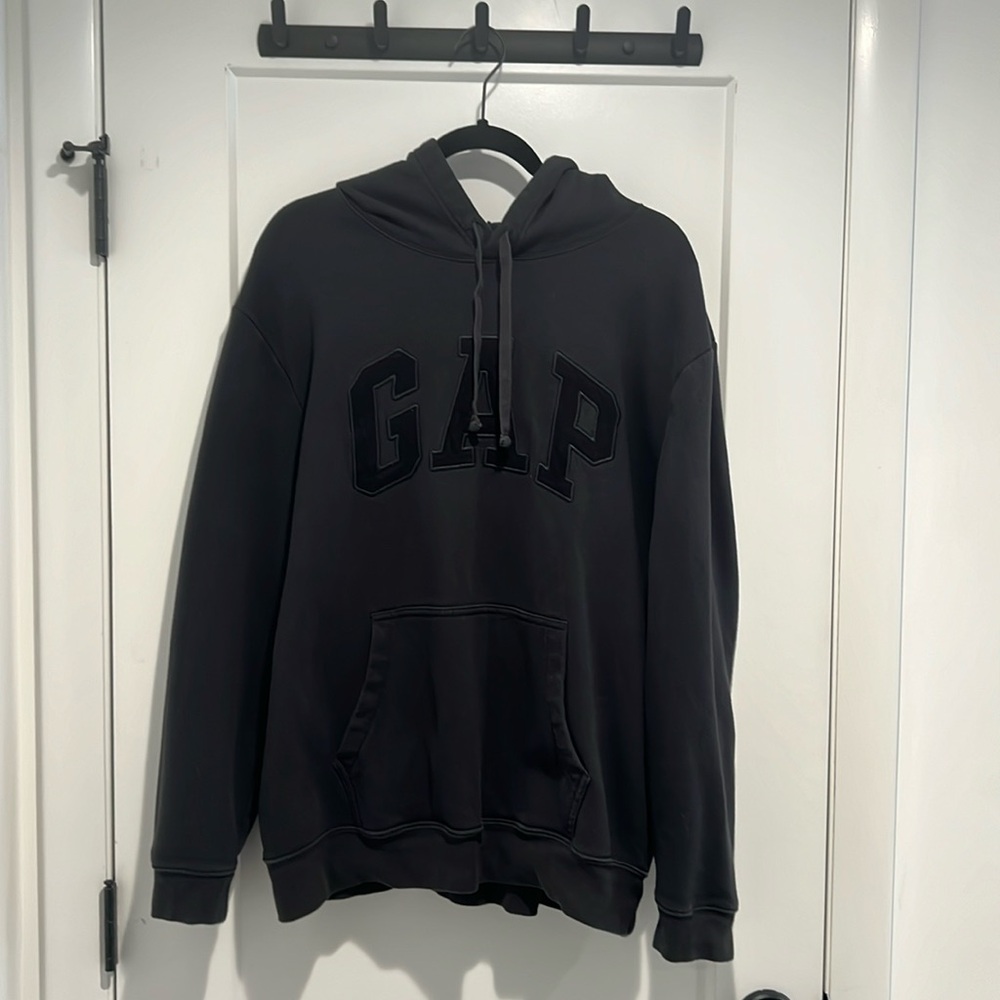 GAP HOODIE 🖤